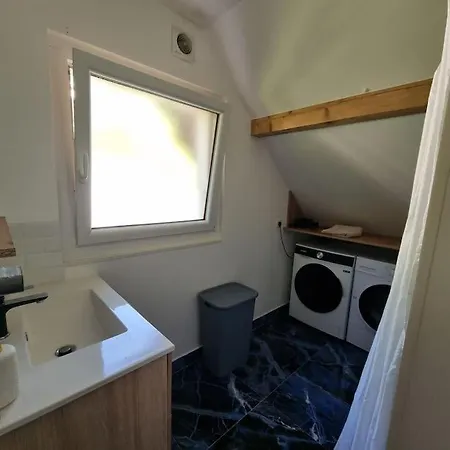 De La Du Port Apartment